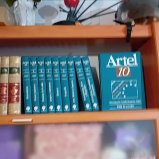 Vendo libros antiguos y dos enciclopedias