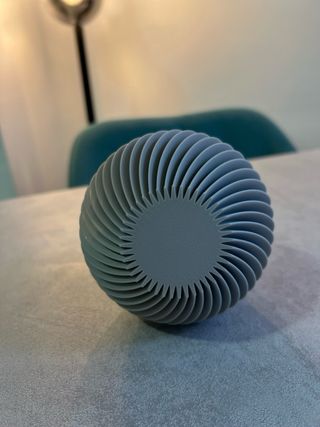 Jarrón moderno 3D gris.