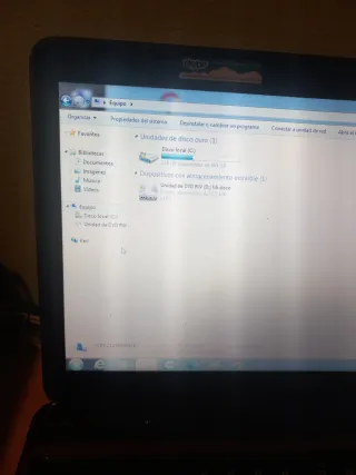 Portátil tosjiba Rojo