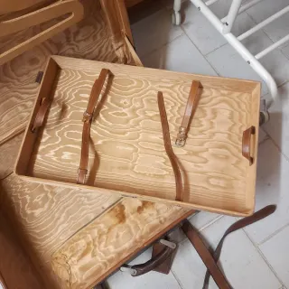 Maleta antigua de cuero marrón, de los años 40-50