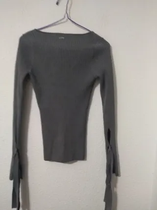 Blusa Guess manga larga gris