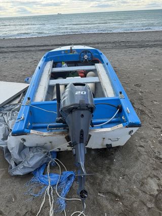 Lancha con Yamaha 20cv 4T