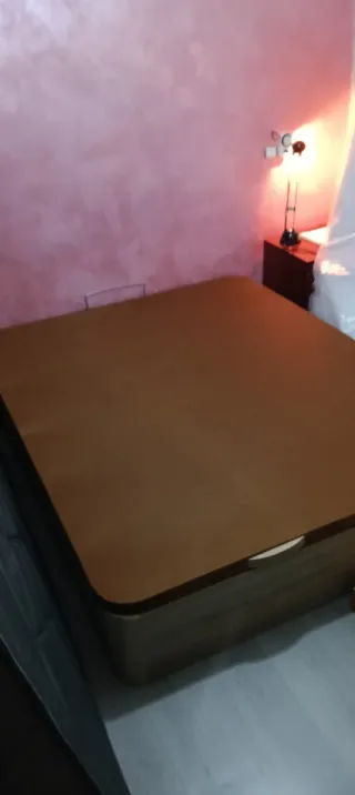 Base tapizada marrón y gris 150x190