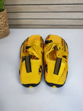 Zapatillas barefoot minimalistas amarillas