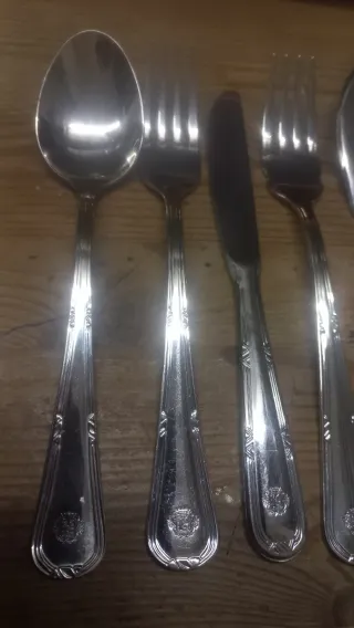 Cubertería Escudo Salamanca 12 servicios