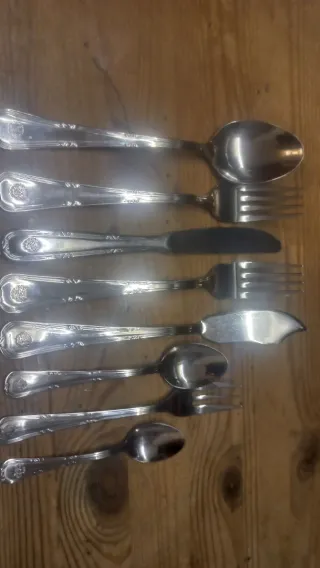 Cubertería Escudo Salamanca 12 servicios