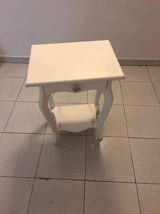 Comodini bianchi in legno