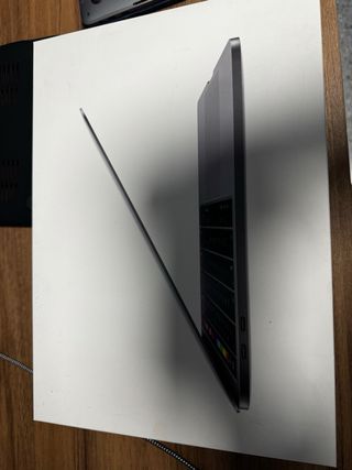 MacBook Pro 13” A1989 16Gb Plata