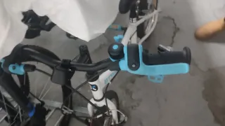 Bicicleta infantil blanca