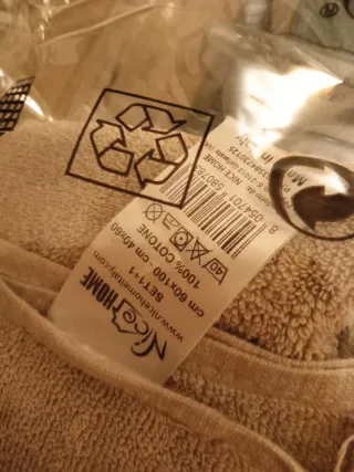 Lotto 2 Asciugamani Viso + Ospiti