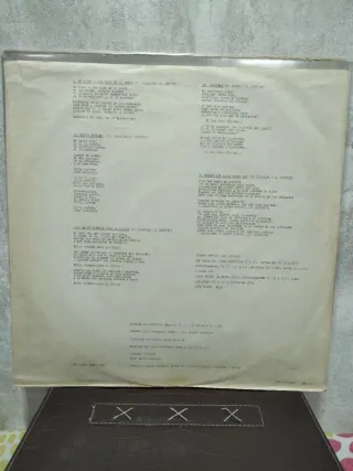 Vinilo Golpes Bajos (1983)