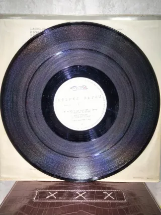 Vinilo Golpes Bajos (1983)