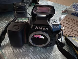 Kit Nikon F70 + 2 objetivos + flash + mochila