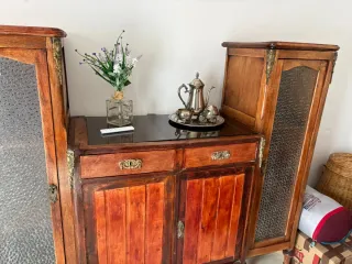 Mueble antiguo madera y cristal