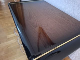 Mesita de noche moderna de madera