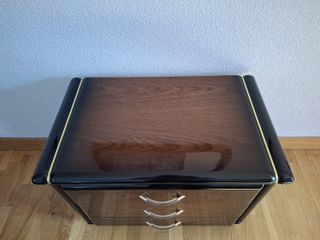 Mesita de noche moderna de madera