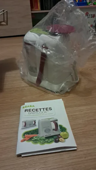 Babycook Beaba blanco y morado