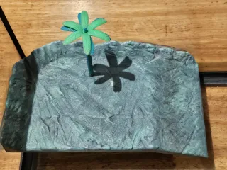 Terrario para tortuga con palmera