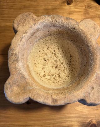 Mortero de piedra antiguo