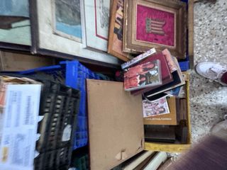 Lote Antigüedades: Cuadros, Libros, Espejos