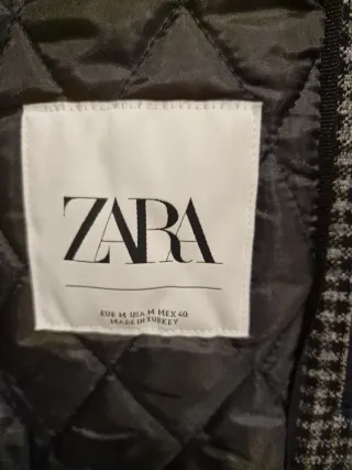 Abrigo Zara Cuadros Gris y Negro