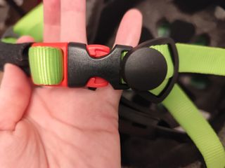 Casco bici infantil dinosaurio verde