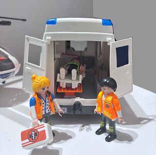 Hospital Playmobil con Vehículos