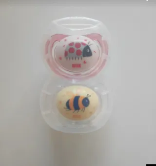 2 Chupetes NUK con funda SOLO ENVIO