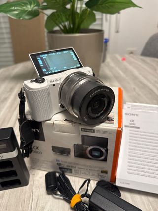 Sony Alpha 5000 Cámara Digital