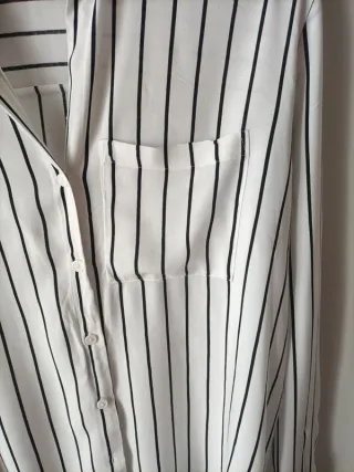 Camicia bianca a righe nere