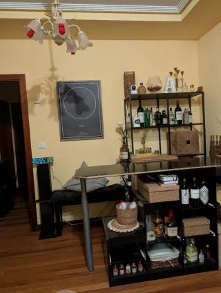 Barra de bar con estanterías mueble bar