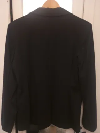 Americana negra con forro de corazones