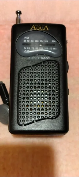 Radio Portatile Aqua Nera vintage.