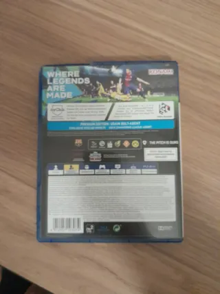 PES 2018 Pro Evolution Soccer PS4 Premium Edition