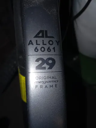 Bicicleta Eléctrica de montaña Megamo