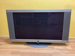 Televisor Loewe Gris y Plateado