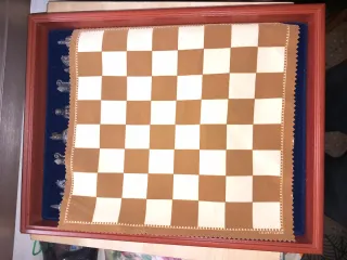 Set di scacchi in metallo con figure in metallo