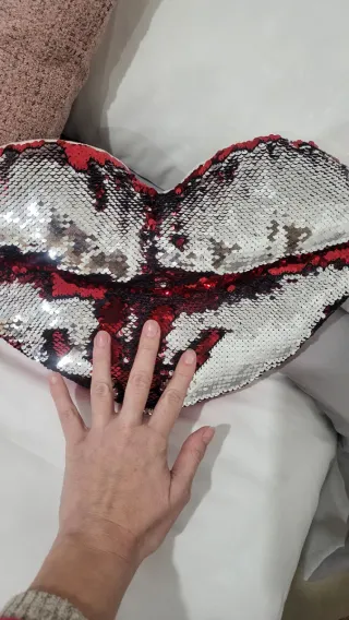 Cojín Labios Lentejuelas Rojo