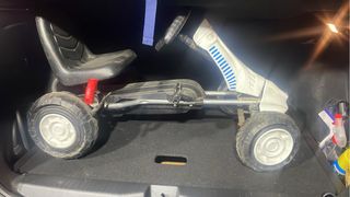 Coche de pedales para niño