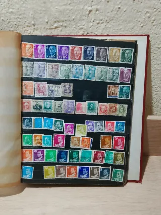 Álbum de sellos grande