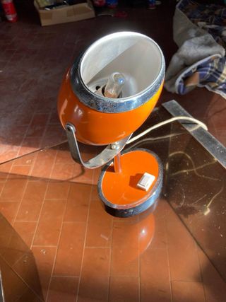 Lampada da tavolo design arancione