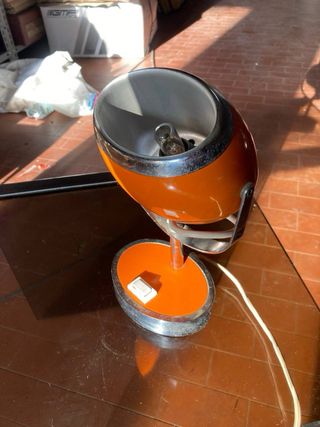 Lampada da tavolo design arancione