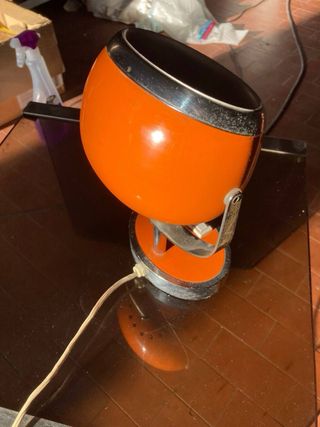 Lampada da tavolo design arancione