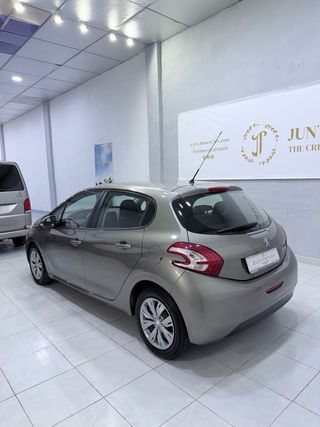 Peugeot 208 2014
