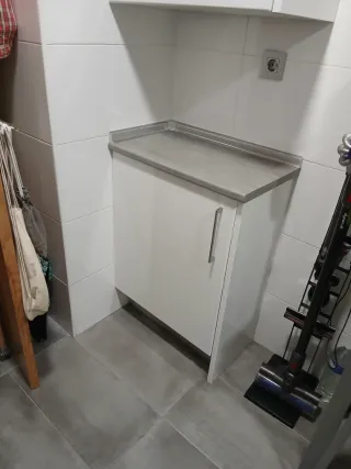 Mueble de cocina blanco-con hueco para microondas