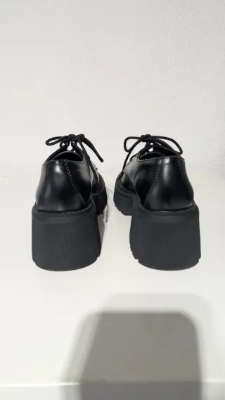 Mocasines negros con plataforma
