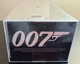 Miniatura BMW 750iL Tomorrow Never Dies