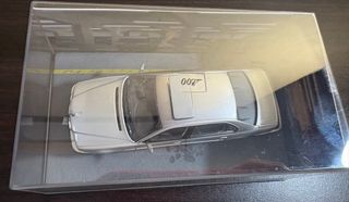 Miniatura BMW 750iL Tomorrow Never Dies