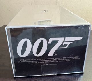 Miniatura BMW 750iL Tomorrow Never Dies