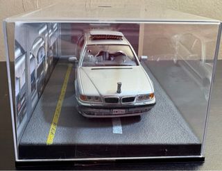 Miniatura BMW 750iL Tomorrow Never Dies